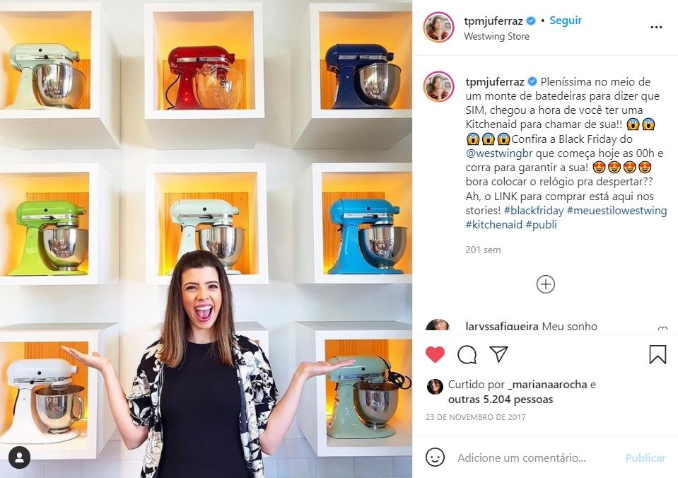 Influencer Instagram post promoting the Westwing Black Friday, in front of shelves of stand mixers